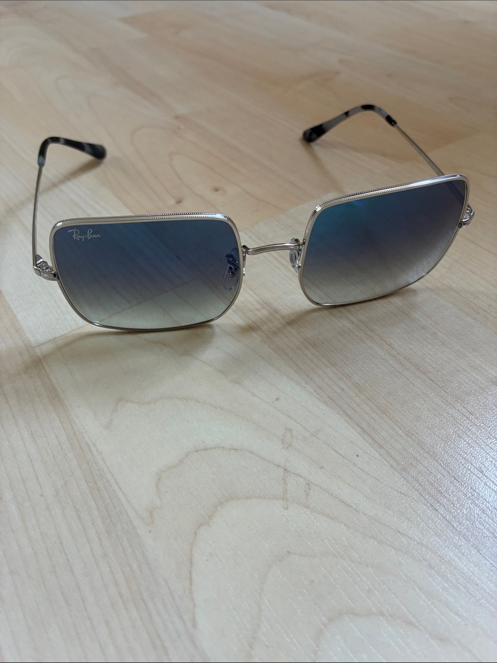 Like new Square frame Ray Bans , never worn - Picture 2 of 6